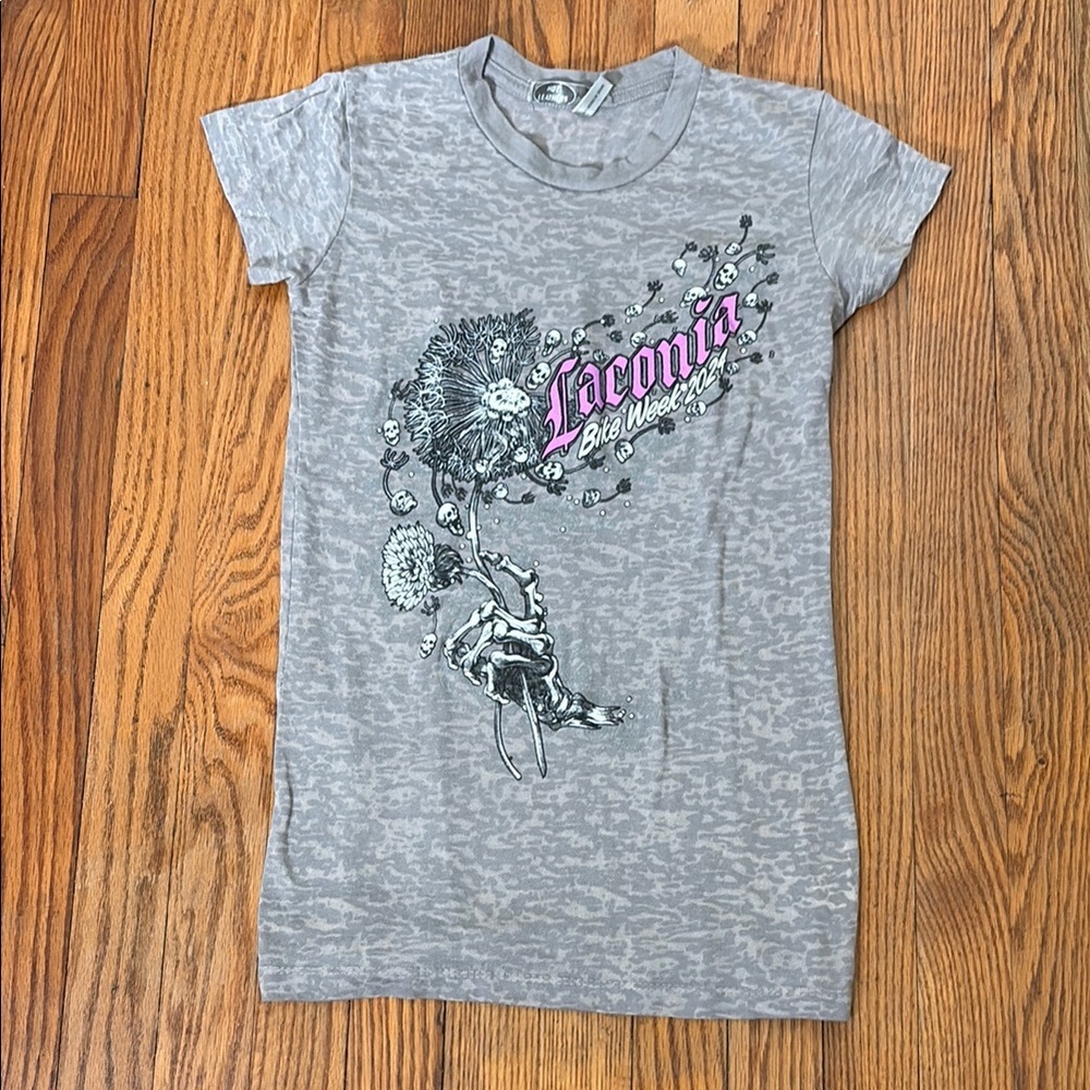 Hot leathers Laconia Bike Week 2024 Crew Neck Short Sleeve T-Shirt‎ Grey Women M